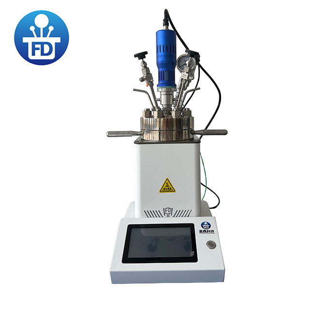 1L法兰螺栓开合机械搅拌反应釜 带搅拌散热  300度30兆帕